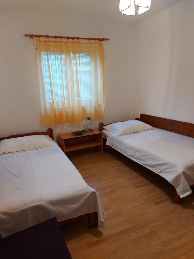 Apartmani Tatjana Okrug Gornji Exterior photo